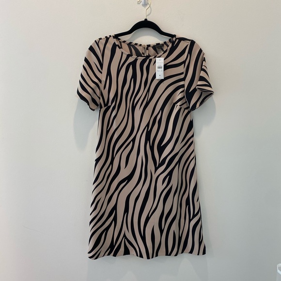 Ann Taylor Dresses & Skirts - NWT’s Ann Taylor Black/Tan Dress size 4